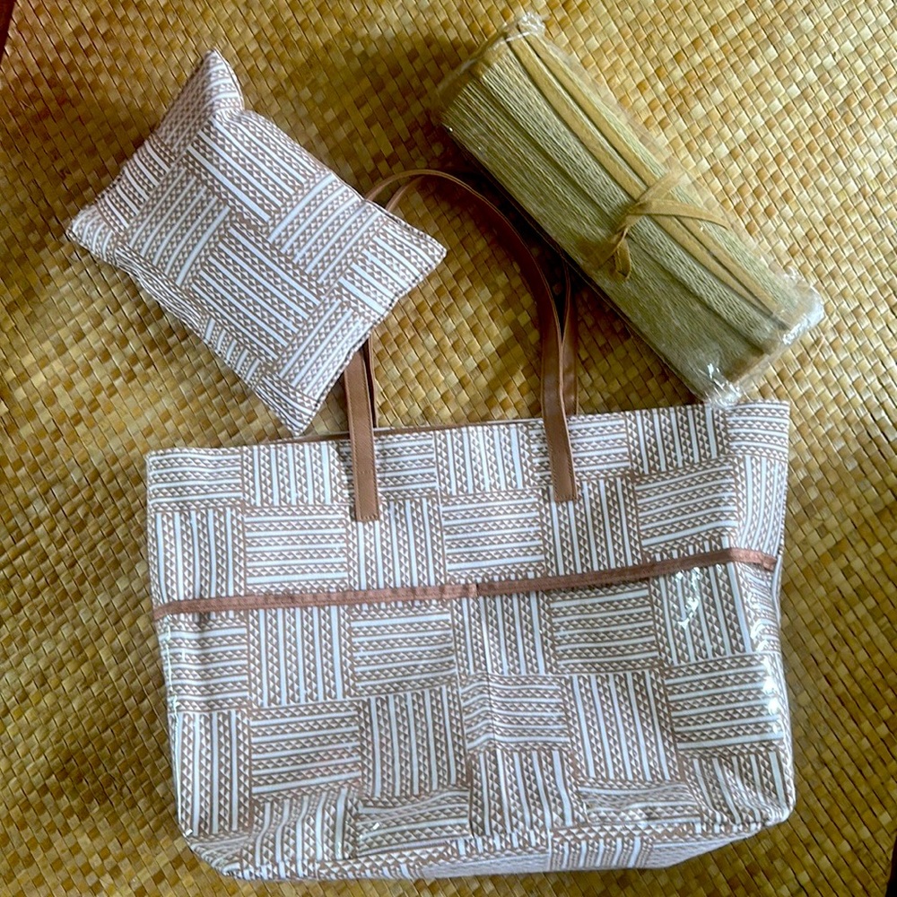 Manaola Hawaii Beach/Diaper tote